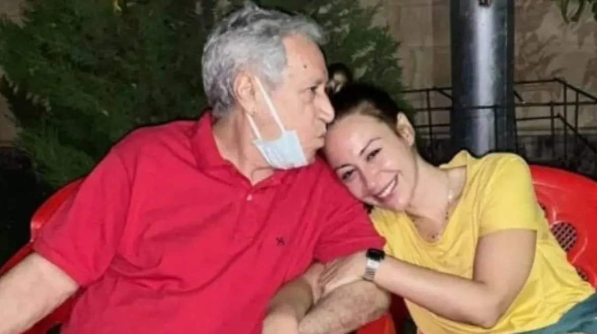 اليوم. تشييع جثمان والد منة شلبي من مسجد الفاروق