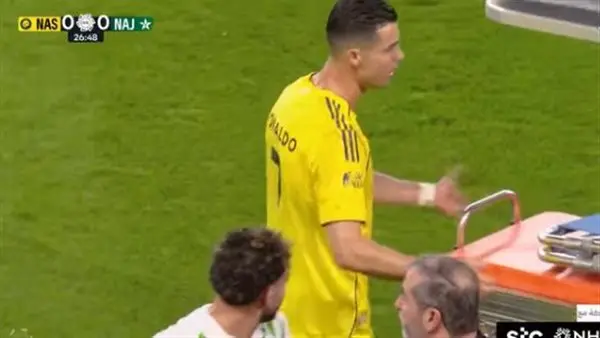 مشادة بين نبيل عماد دونجا وكريستيانو رونالدو بالدوري السعودي |فيديو