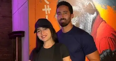 ضحك ولعب وجد وحب.. مى عز الدين وزوجها يستمتعان بلحظات ممتعة فى صالة ألعاب