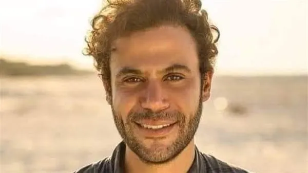استنوا حاجات جامدة. محمد إمام يعلن موعد عرض فيلم صقر وكناريا