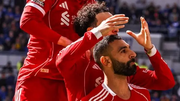 شيرر يتصدر وصلاح يقتحم الكبار.. قائمة تاريخية لهدافي الدوري الإنجليزي الممتاز