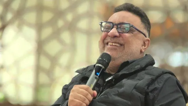 نجوم الفن والمجتمع في ندوة ثمرة طه إلياس لعبد الرحيم كمال
