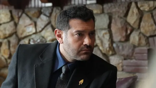 ثلاثة مشاهد لعمرو يوسف أبكت مشاهدي الفرنساوي