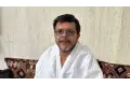 لبيك محمد هنيدي بملابس الإحرام في مكة المكرمة