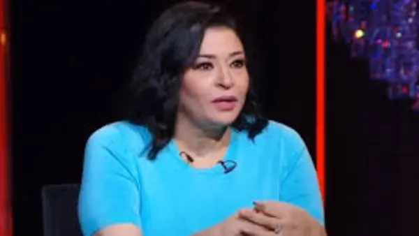 صفوة: أمي توفت بعد أبويا بأربع شهور ولسبت إسود على وحيد حامد أكتر منهم