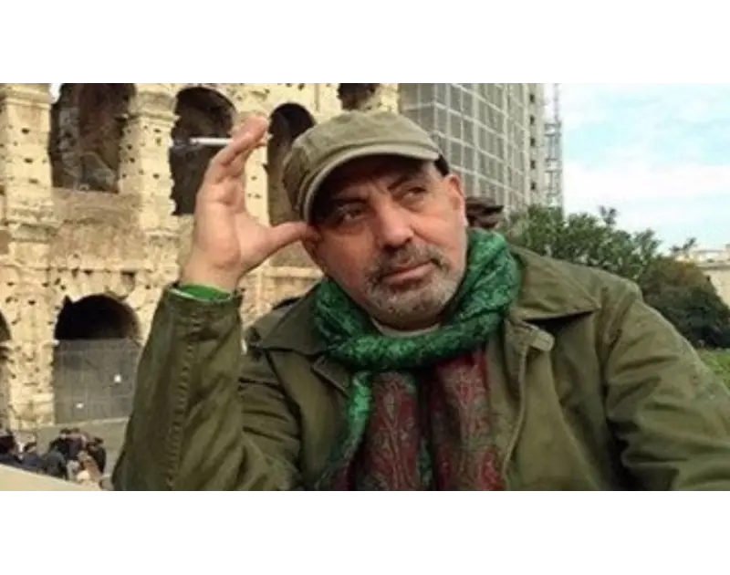المخرج خالد الحجر يعلن وفاة شقيقته. وموعد ومكان الجنازة والعزاء