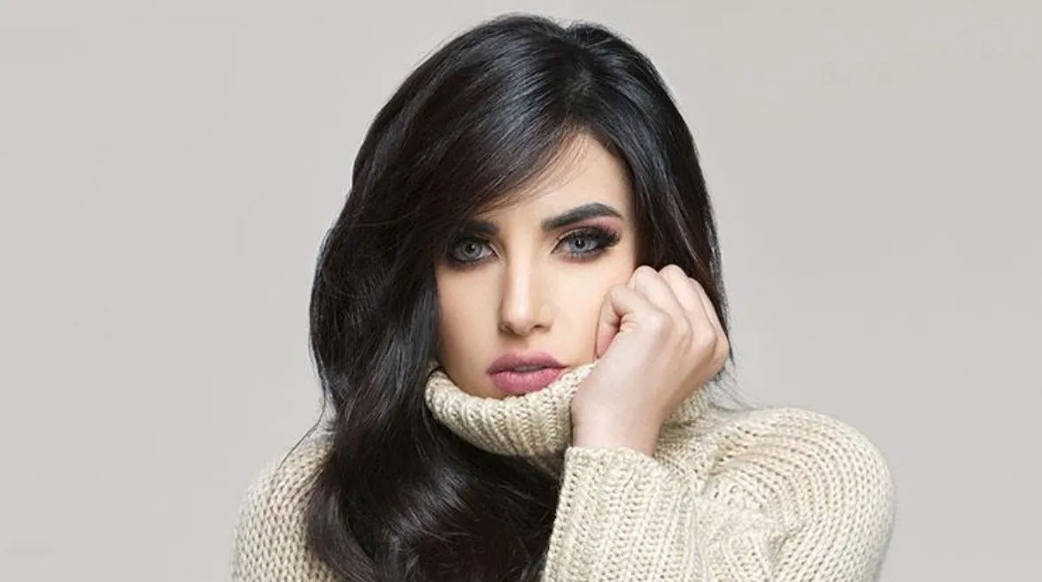 مروة نصر تطلب الدعاء لوالدتها بعد مرورها بأزمة صحية مفاجئة