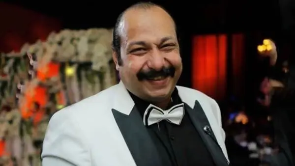محمد ثروت: جيلنا مظلوم. عظماء الكوميديا قبلنا استنفدوا معظم الأفكار