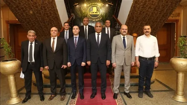 كفر الشيخ تبحث دعم صناعة إنتاج ألواح خشب MDF من قش الأرز