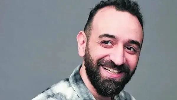 عمرو سلامة ينتقد تصرفات بعض الجمهور في السينما: ليه دافع فلوس في دخول السينما وإنت مش مهتم تشوف الفيلم