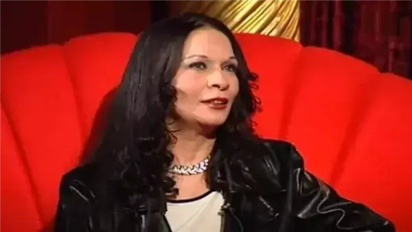 فيفي عبده ولوسي في مقدمة حضور عزاء سهير زكي بمسجد الشرطة