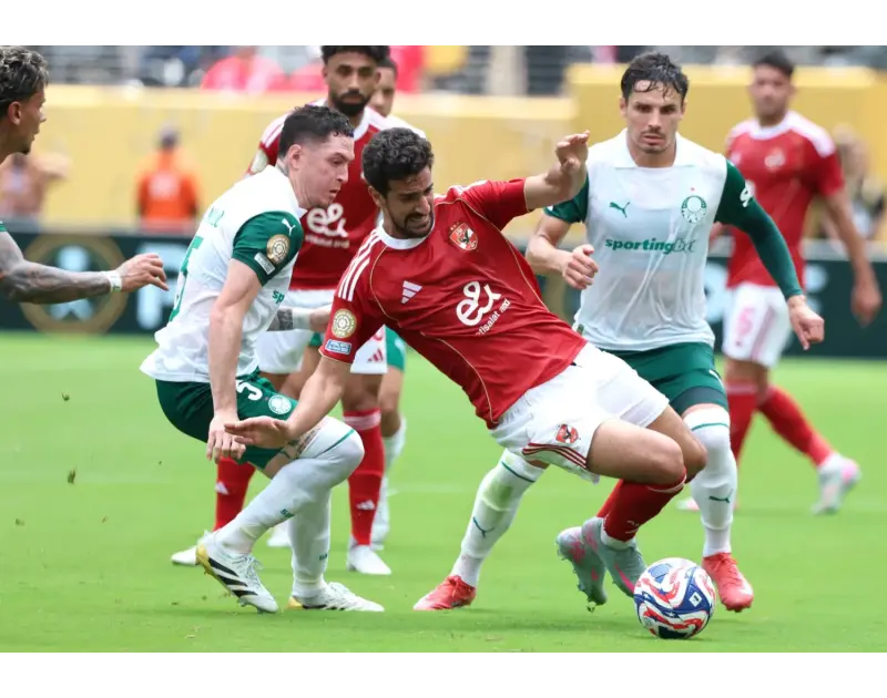 بعد الاصابه الاخيره. كواليس مثيرة حول موقف نجم الأهلي من مواجهة المصري