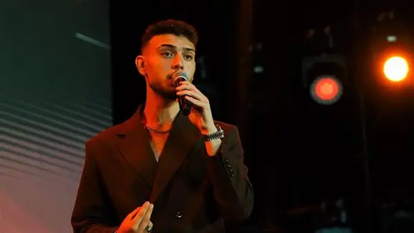 متابع يفاجئ الشامي: «أمتى هتتوب؟». ورد فعل صادم من المطرب