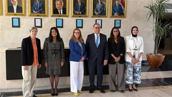 نائب وزير الخارجية يعقد جلسة مباحثات مع مدير الوكالة الألمانية للتعاون الدولي