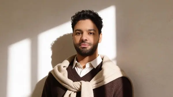 ربنا يديم الفرحة.. تعليق أحمد جمال على احتفال الشعب بافتتاح المونوريل بأغنية