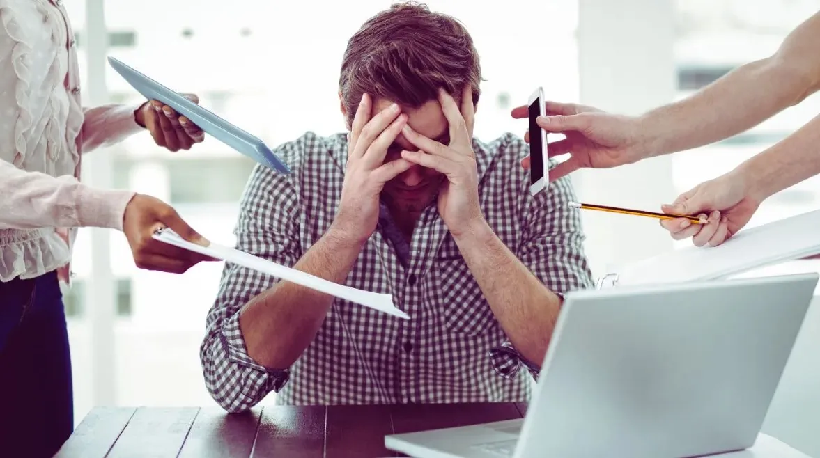 7 علامات تدل على أن وظيفتك تدمر صحتك العقلية. طرق إدارتها