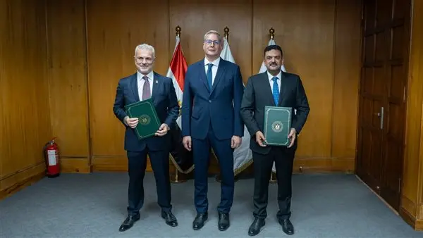 وزير البترول يشهد توقيع مذكرة تفاهم مع "OZ Mining" التركية