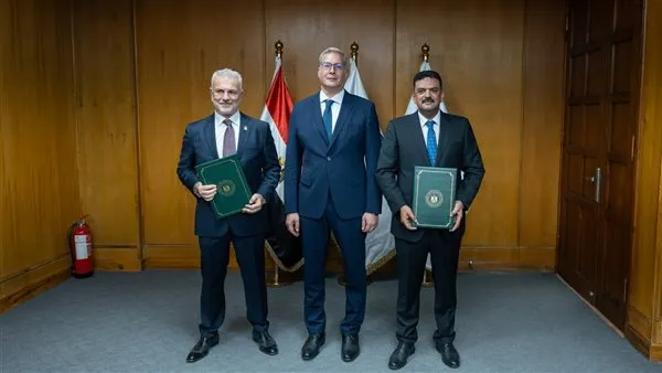 وزير البترول يشهد توقيع مذكرة تفاهم مع "OZ Mining" التركية