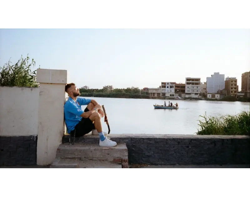 مروان موسى يطلق “وثائقي”. أول تجربة فنية تمزج بين السينما والشارع