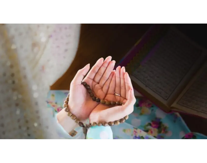 فضل ورحمة. كيف تنال الحائض أجر يوم عرفة كاملًا من البيت؟ عالم بالأوقاف يُجيب