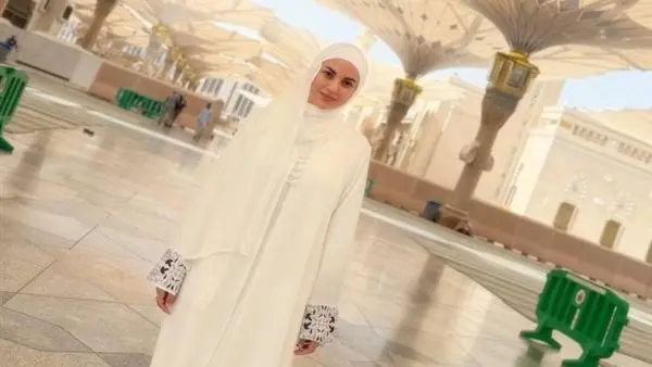 أبرزهم درة وريهام سعيد. نجوم يؤدون فريضة الحج هذا العام