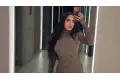 مي القاضي تخطف الأنظار بإطلالة جذابة