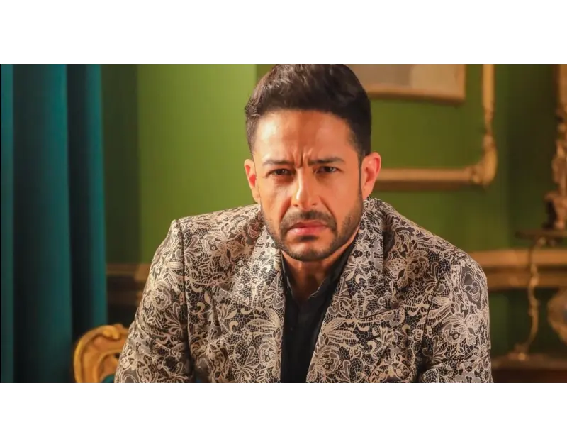 ابنة محمد حماقي تخطف الأنظار في الترويج لألبومه الجديد
