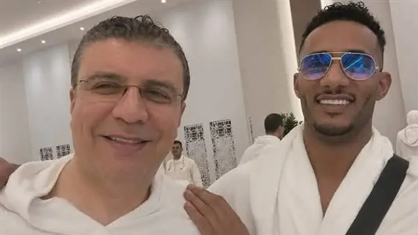 تأكيدا. محمد رمضان يؤدي مناسك الحج رفقة عمرو الليثي