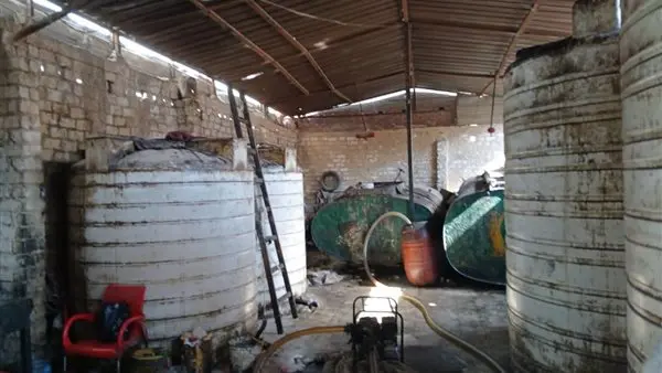 ضبط 45 طن زيوت طعام مستعملة و3 أطنان مبيدات حشرية و9000 لتر سولار بالجيزة