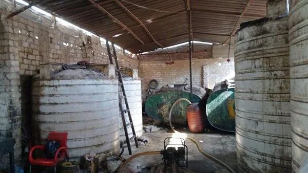 ضبط 45 طن زيوت طعام مستعملة و3 أطنان مبيدات حشرية و9000 لتر سولار بالجيزة