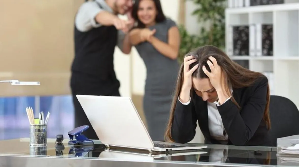 لماذا تشعر النساء بإرهاق أكثر من الرجال؟ دراسة تكشف السبب