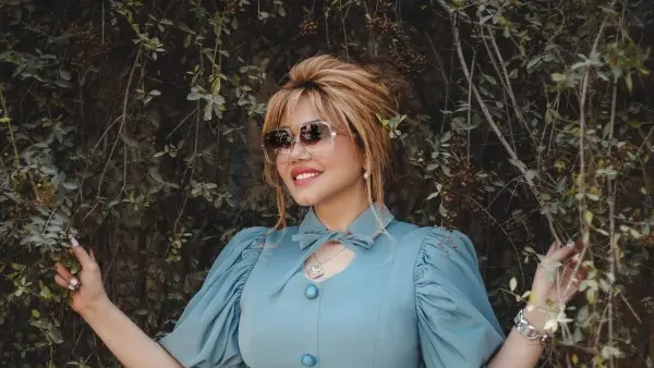 نوليا مصطفى تستعيد صور