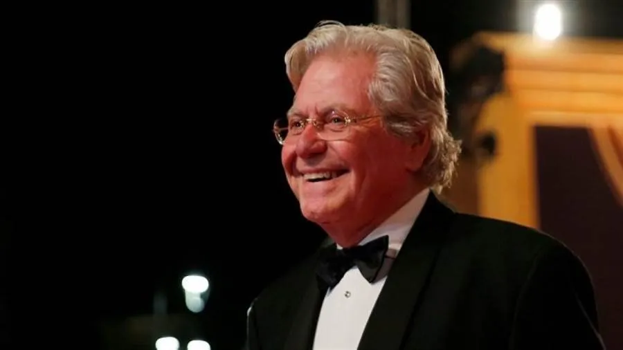 تكريم حسين فهمي من مركز السينما العربية كشخصية العام السينمائية