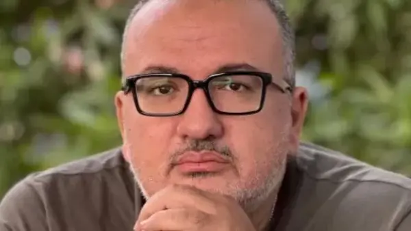 بدء عزاء والد الشاعر هاني عبد الكريم بمسجد الحامدية الشاذلية