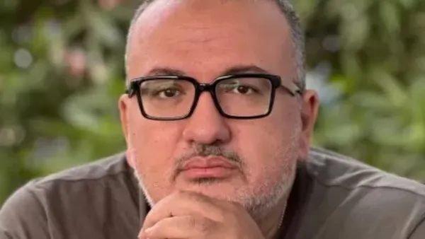 بدء عزاء والد الشاعر هاني عبد الكريم بمسجد الحامدية الشاذلية