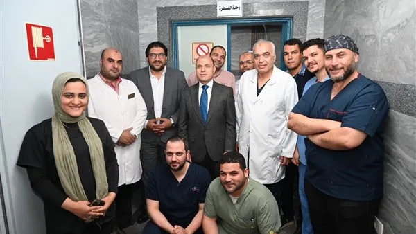 محافظ الغربية يطمئن على رئيس مدينة سمنود بالمستشفى ويوجه رسالة دعم بعد الجراحة