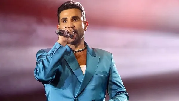 أحمد سعد يعلن شاهد