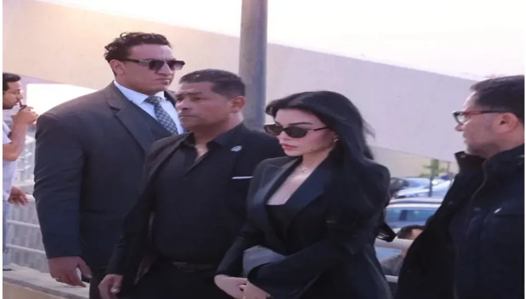عزاء حشد فني وسياسي ضخم وحضور جمال مبارك وهيفاء وهبي