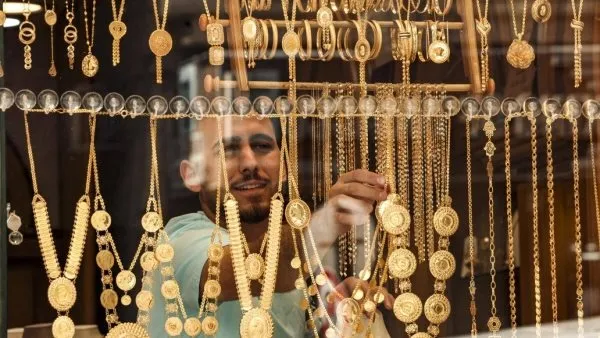 استقرار أسعار الذهب اليوم في مصر وعيار 21 يسجل 6815 جنيهًا