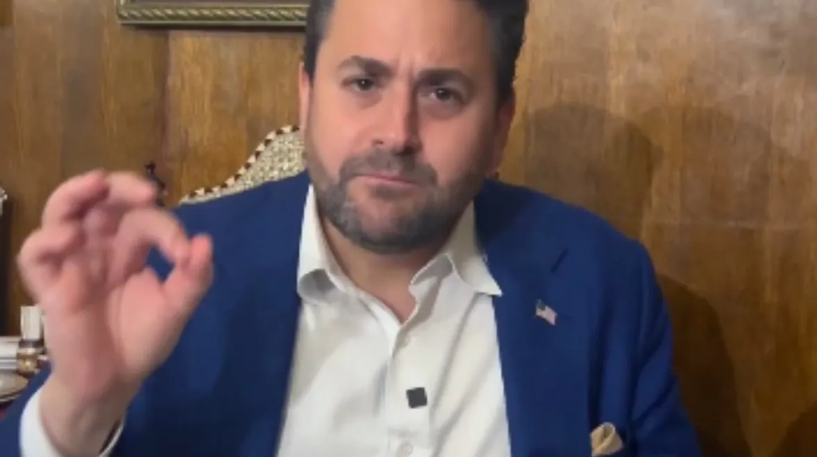 مبعوث ترامب يشيد بأكلة مصرية بعد لقائه الرئيس السيسي (فيديو)