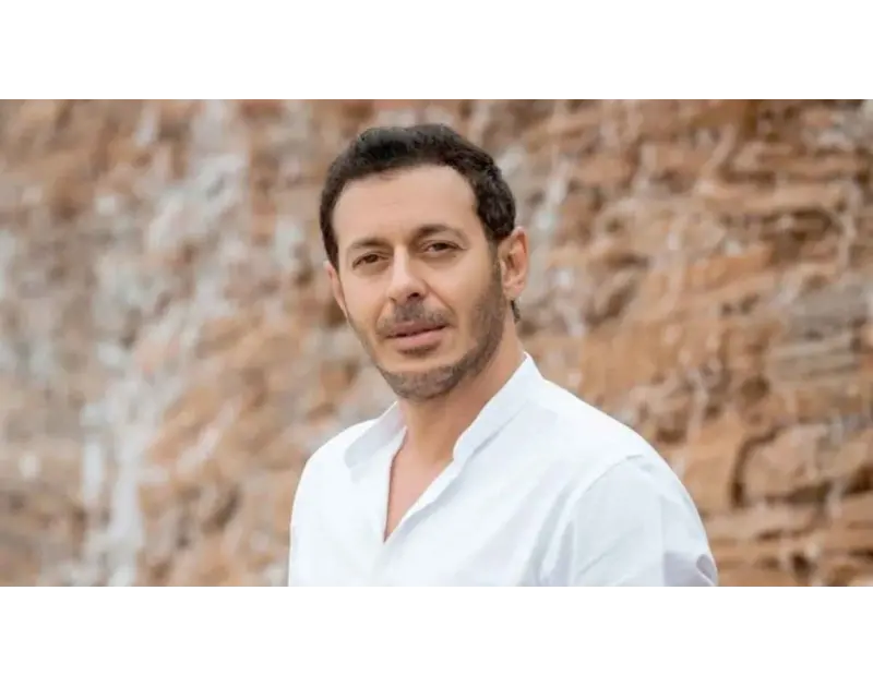 دعواتكم. تطورات الحالة الصحية لوالد الفنان مصطفى شعبان