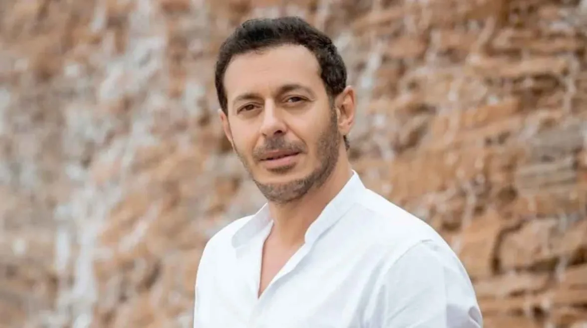 دعواتكم. تطورات الحالة الصحية لوالد الفنان مصطفى شعبان