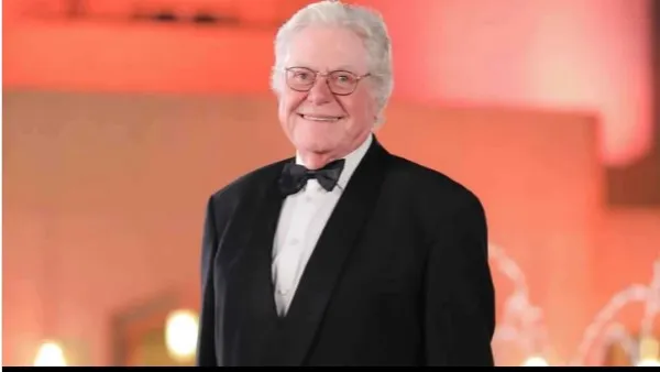 أول تعليق من حسين فهمي بعد حصوله على شخصية العام السينمائية العربية