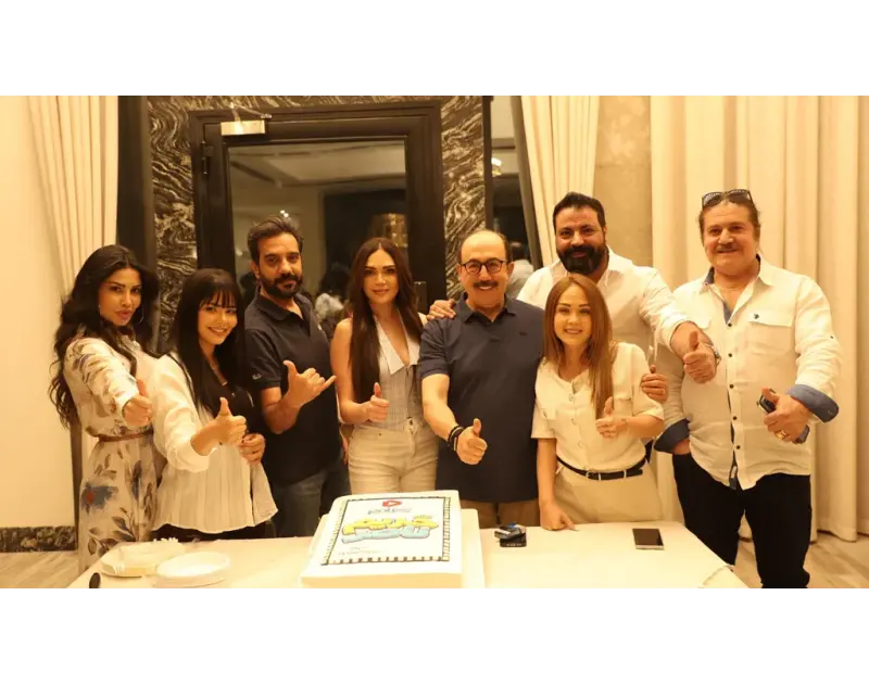فريق عمل فيلم "حريم ناصر" يحتفل بانتهاء التصوير في الإمارات