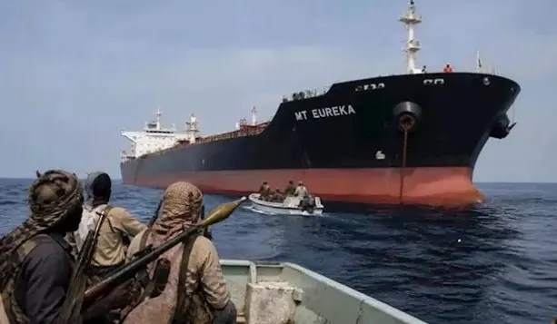 القصة الكاملة لاختطاف البحارة المصريين الي الصومال
