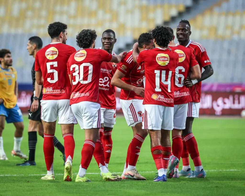 قبل مواجهة الغد. ماذا فعل الأهلي مع صافرة محمود ناجي بالدوري؟