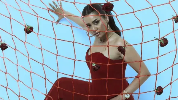 نانسي صلاح تخطف الأنظار بفوتوشوت جريء برؤية فنية مختلفة