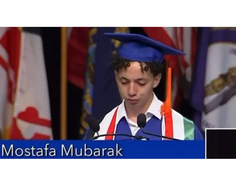 3 شهادات من جامعة كنتاكي. من هو مصطفى مبارك الذي أصبح حديث العالم