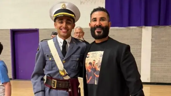 أحمد سعد يحتفل بتخرج نجله: بقى راجل أقدر أعتمد عليه | صور