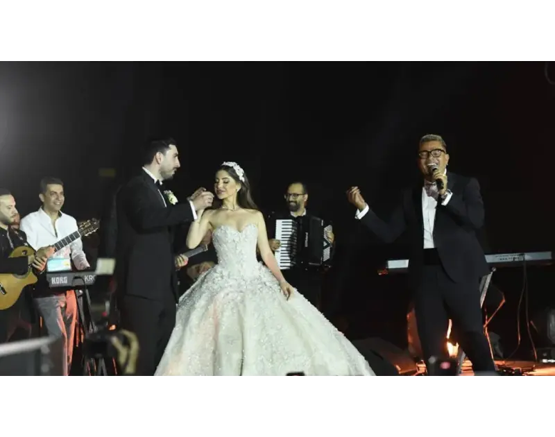 عمرو دياب يحيي حفل زفاف أسطوري لإبنة باسل سماقية: أنا متواضع جداً